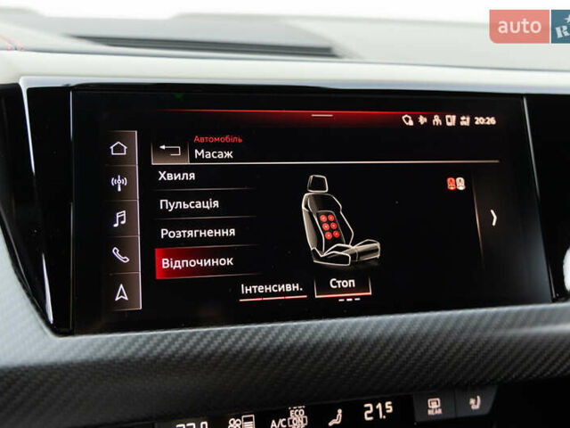 Белый Ауди RS e-tron GT, объемом двигателя 0 л и пробегом 71 тыс. км за 62500 $, фото 24 на Automoto.ua