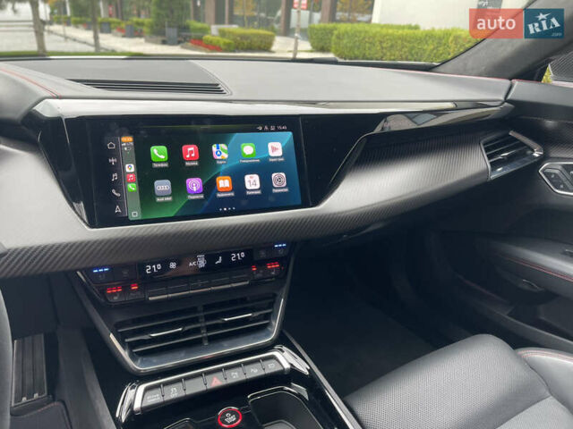 Белый Ауди RS e-tron GT, объемом двигателя 0 л и пробегом 49 тыс. км за 59999 $, фото 45 на Automoto.ua