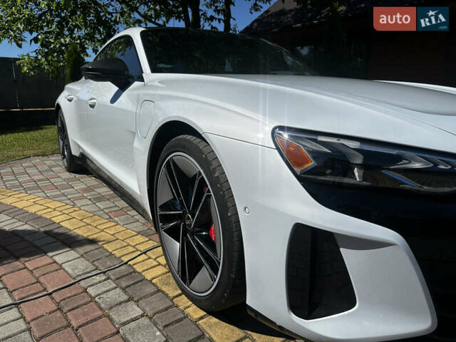Белый Ауди RS e-tron GT, объемом двигателя 0 л и пробегом 31 тыс. км за 71000 $, фото 34 на Automoto.ua