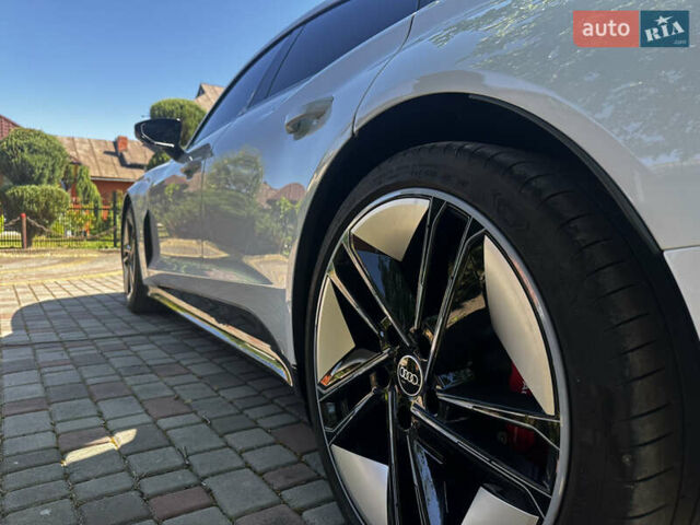 Белый Ауди RS e-tron GT, объемом двигателя 0 л и пробегом 31 тыс. км за 71000 $, фото 31 на Automoto.ua
