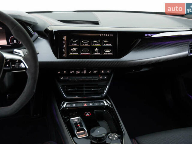 Белый Ауди RS e-tron GT, объемом двигателя 0 л и пробегом 71 тыс. км за 62500 $, фото 13 на Automoto.ua
