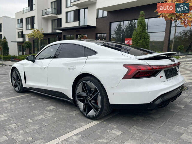 Белый Ауди RS e-tron GT, объемом двигателя 0 л и пробегом 49 тыс. км за 59999 $, фото 20 на Automoto.ua