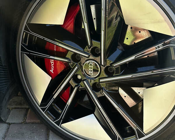 Белый Ауди RS e-tron GT, объемом двигателя 0 л и пробегом 31 тыс. км за 71000 $, фото 21 на Automoto.ua