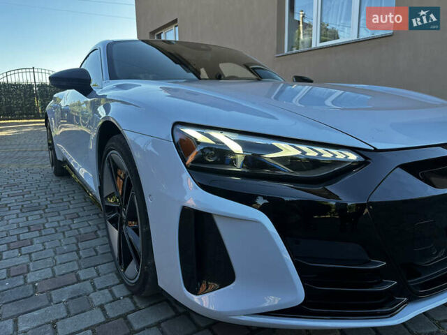 Белый Ауди RS e-tron GT, объемом двигателя 0 л и пробегом 31 тыс. км за 71000 $, фото 46 на Automoto.ua