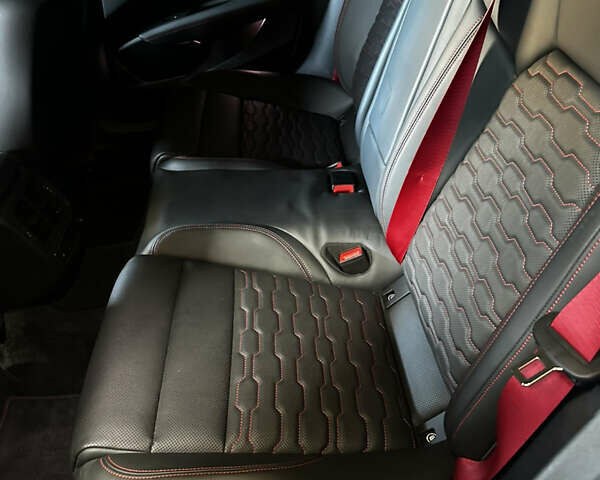 Белый Ауди RS e-tron GT, объемом двигателя 0 л и пробегом 31 тыс. км за 71000 $, фото 16 на Automoto.ua