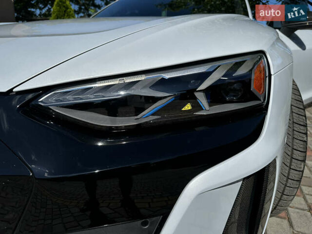 Белый Ауди RS e-tron GT, объемом двигателя 0 л и пробегом 31 тыс. км за 71000 $, фото 11 на Automoto.ua
