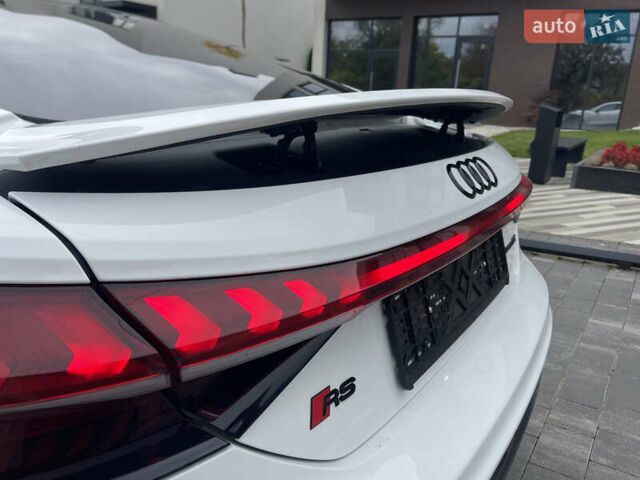 Белый Ауди RS e-tron GT, объемом двигателя 0 л и пробегом 49 тыс. км за 59999 $, фото 19 на Automoto.ua