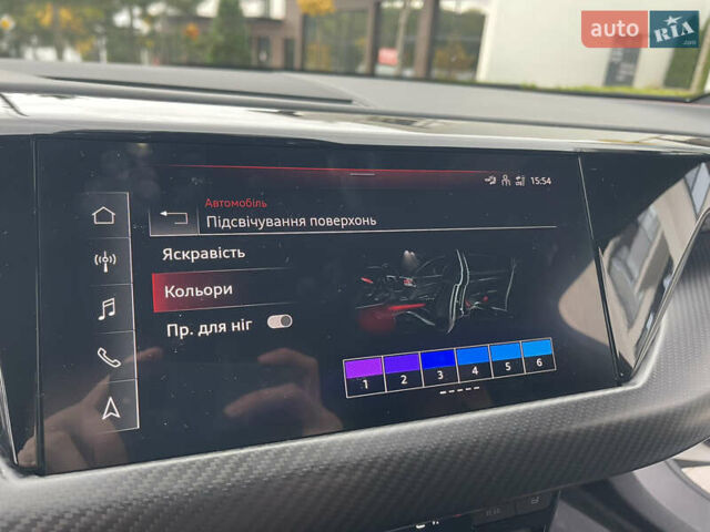 Белый Ауди RS e-tron GT, объемом двигателя 0 л и пробегом 49 тыс. км за 59999 $, фото 53 на Automoto.ua