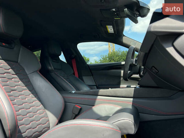 Белый Ауди RS e-tron GT, объемом двигателя 0 л и пробегом 34 тыс. км за 64999 $, фото 18 на Automoto.ua