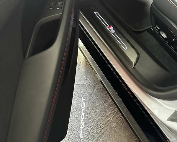 Белый Ауди RS e-tron GT, объемом двигателя 0 л и пробегом 31 тыс. км за 71000 $, фото 17 на Automoto.ua