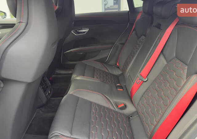 Білий Ауді RS e-tron GT, об'ємом двигуна 0 л та пробігом 52 тис. км за 63500 $, фото 12 на Automoto.ua
