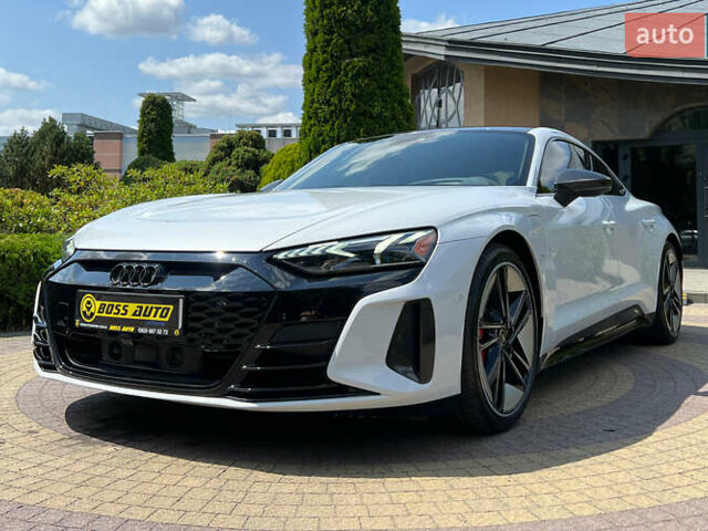 Белый Ауди RS e-tron GT, объемом двигателя 0 л и пробегом 34 тыс. км за 64999 $, фото 2 на Automoto.ua
