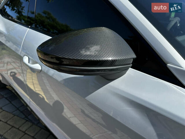 Белый Ауди RS e-tron GT, объемом двигателя 0 л и пробегом 31 тыс. км за 71000 $, фото 5 на Automoto.ua