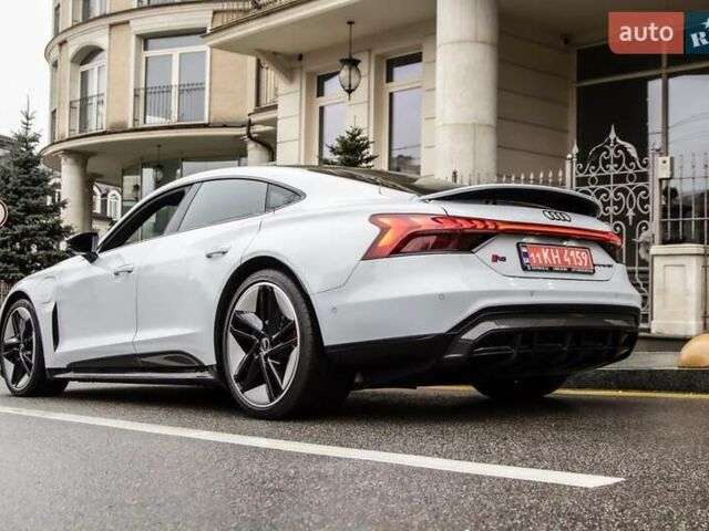 Белый Ауди RS e-tron GT, объемом двигателя 0 л и пробегом 11 тыс. км за 74900 $, фото 5 на Automoto.ua