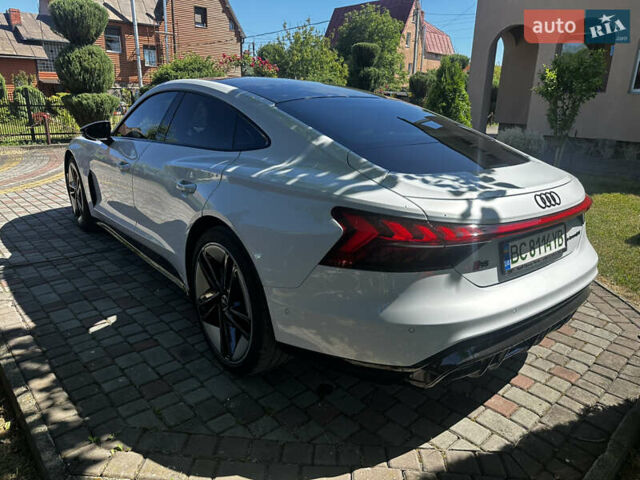 Белый Ауди RS e-tron GT, объемом двигателя 0 л и пробегом 31 тыс. км за 71000 $, фото 27 на Automoto.ua
