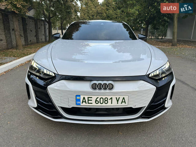 Білий Ауді RS e-tron GT, об'ємом двигуна 0 л та пробігом 29 тис. км за 59900 $, фото 3 на Automoto.ua