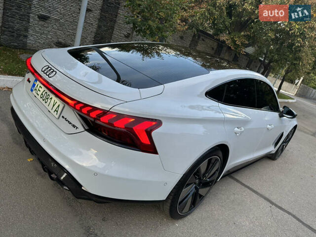 Білий Ауді RS e-tron GT, об'ємом двигуна 0 л та пробігом 29 тис. км за 59900 $, фото 43 на Automoto.ua