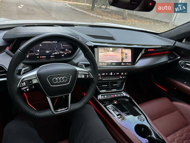 Білий Ауді RS e-tron GT, об'ємом двигуна 0 л та пробігом 29 тис. км за 59900 $, фото 79 на Automoto.ua