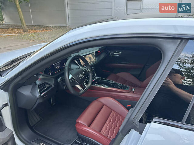 Білий Ауді RS e-tron GT, об'ємом двигуна 0 л та пробігом 29 тис. км за 59900 $, фото 48 на Automoto.ua