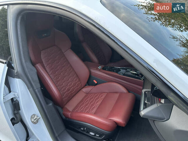 Білий Ауді RS e-tron GT, об'ємом двигуна 0 л та пробігом 29 тис. км за 59900 $, фото 62 на Automoto.ua