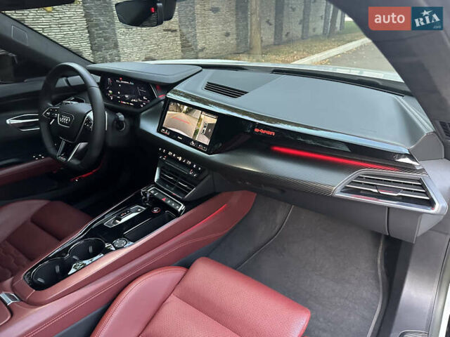 Білий Ауді RS e-tron GT, об'ємом двигуна 0 л та пробігом 29 тис. км за 59900 $, фото 60 на Automoto.ua