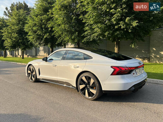 Белый Ауди RS e-tron GT, объемом двигателя 0 л и пробегом 29 тыс. км за 71800 $, фото 5 на Automoto.ua