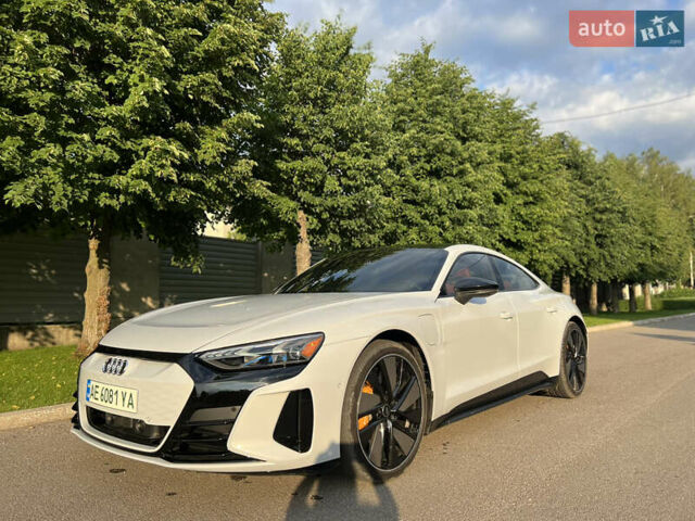 Белый Ауди RS e-tron GT, объемом двигателя 0 л и пробегом 29 тыс. км за 71800 $, фото 1 на Automoto.ua