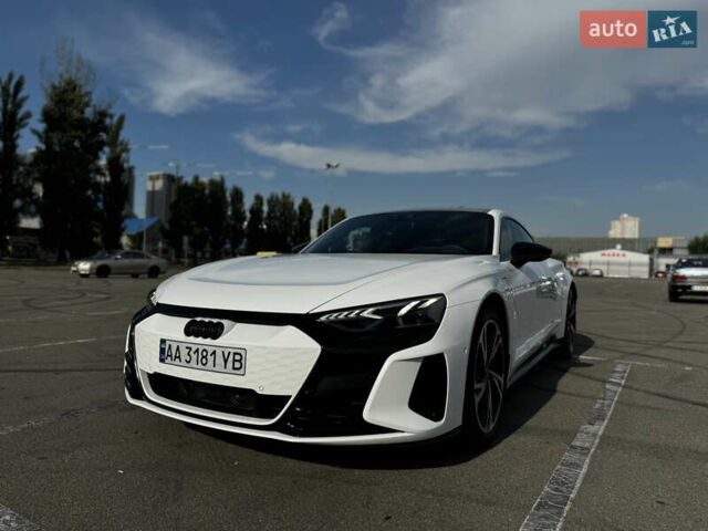 Белый Ауди RS e-tron GT, объемом двигателя 0 л и пробегом 5 тыс. км за 105000 $, фото 12 на Automoto.ua