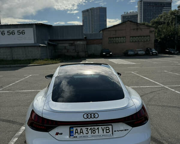 Белый Ауди RS e-tron GT, объемом двигателя 0 л и пробегом 5 тыс. км за 105000 $, фото 8 на Automoto.ua