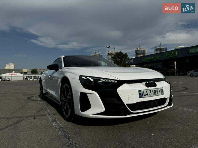 Белый Ауди RS e-tron GT, объемом двигателя 0 л и пробегом 5 тыс. км за 105000 $, фото 13 на Automoto.ua