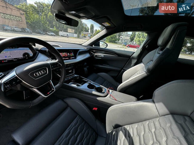 Белый Ауди RS e-tron GT, объемом двигателя 0 л и пробегом 5 тыс. км за 105000 $, фото 17 на Automoto.ua