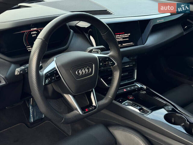 Білий Ауді RS e-tron GT, об'ємом двигуна 0 л та пробігом 17 тис. км за 54500 $, фото 21 на Automoto.ua
