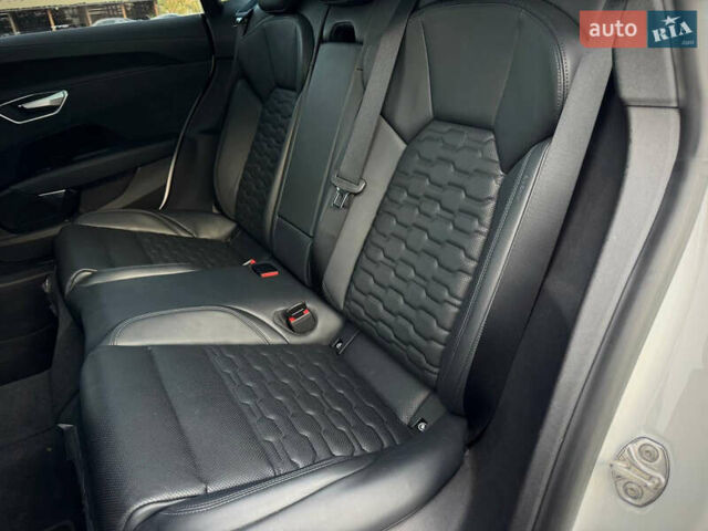Білий Ауді RS e-tron GT, об'ємом двигуна 0 л та пробігом 17 тис. км за 54500 $, фото 28 на Automoto.ua