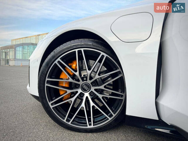 Білий Ауді RS e-tron GT, об'ємом двигуна 0 л та пробігом 17 тис. км за 54500 $, фото 25 на Automoto.ua