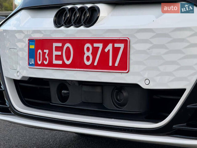 Білий Ауді RS e-tron GT, об'ємом двигуна 0 л та пробігом 17 тис. км за 54500 $, фото 49 на Automoto.ua
