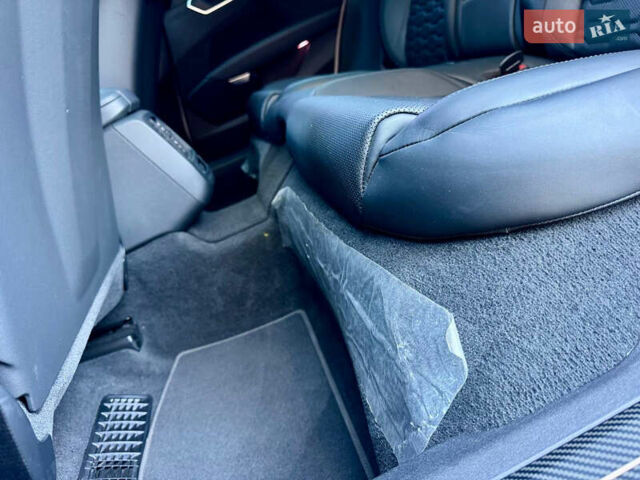 Белый Ауди RS e-tron GT, объемом двигателя 0 л и пробегом 17 тыс. км за 57900 $, фото 51 на Automoto.ua