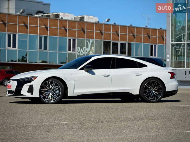 Белый Ауди RS e-tron GT, объемом двигателя 0 л и пробегом 17 тыс. км за 57900 $, фото 13 на Automoto.ua