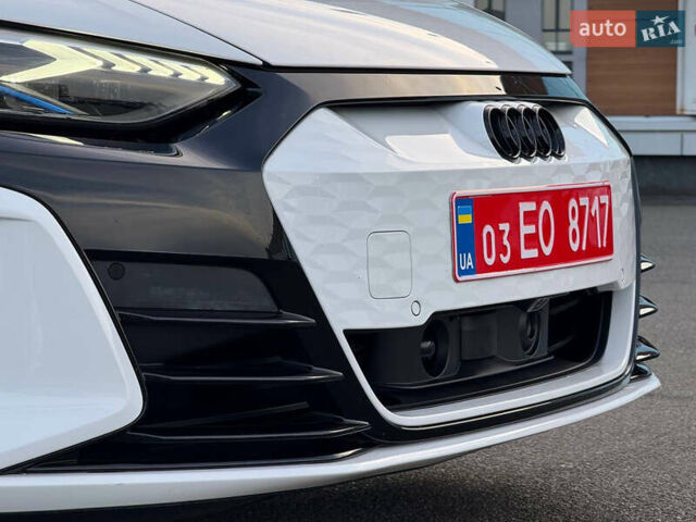 Білий Ауді RS e-tron GT, об'ємом двигуна 0 л та пробігом 17 тис. км за 54500 $, фото 47 на Automoto.ua
