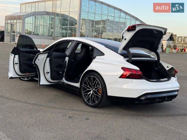 Білий Ауді RS e-tron GT, об'ємом двигуна 0 л та пробігом 17 тис. км за 54500 $, фото 31 на Automoto.ua