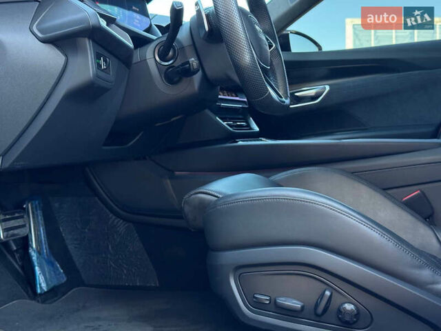 Белый Ауди RS e-tron GT, объемом двигателя 0 л и пробегом 17 тыс. км за 57900 $, фото 57 на Automoto.ua