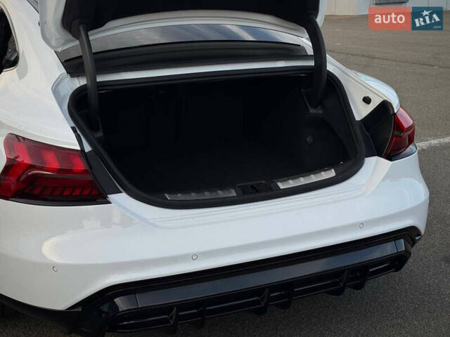 Білий Ауді RS e-tron GT, об'ємом двигуна 0 л та пробігом 17 тис. км за 54500 $, фото 32 на Automoto.ua