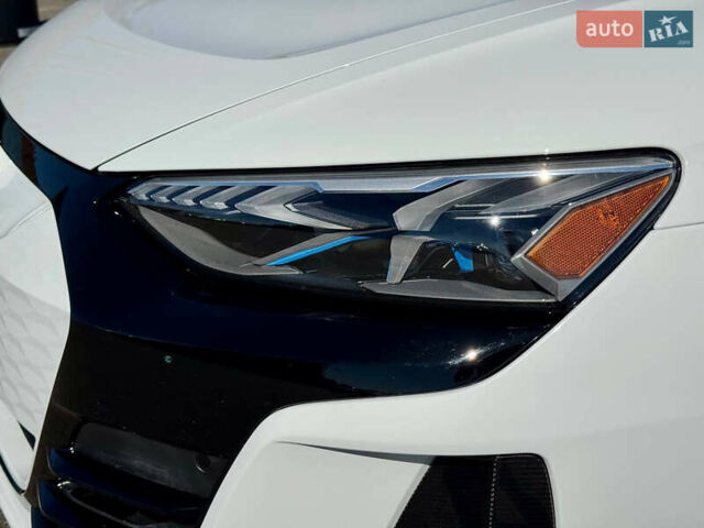 Белый Ауди RS e-tron GT, объемом двигателя 0 л и пробегом 17 тыс. км за 57900 $, фото 33 на Automoto.ua