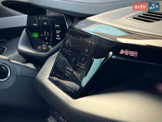 Білий Ауді RS e-tron GT, об'ємом двигуна 0 л та пробігом 17 тис. км за 54500 $, фото 39 на Automoto.ua