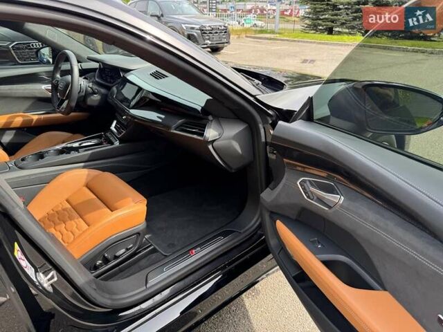 Черный Ауди RS e-tron GT, объемом двигателя 0 л и пробегом 48 тыс. км за 78000 $, фото 74 на Automoto.ua