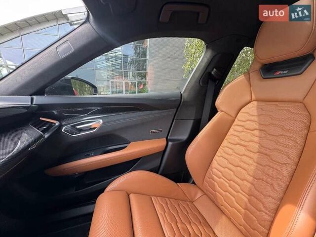 Черный Ауди RS e-tron GT, объемом двигателя 0 л и пробегом 48 тыс. км за 78000 $, фото 65 на Automoto.ua