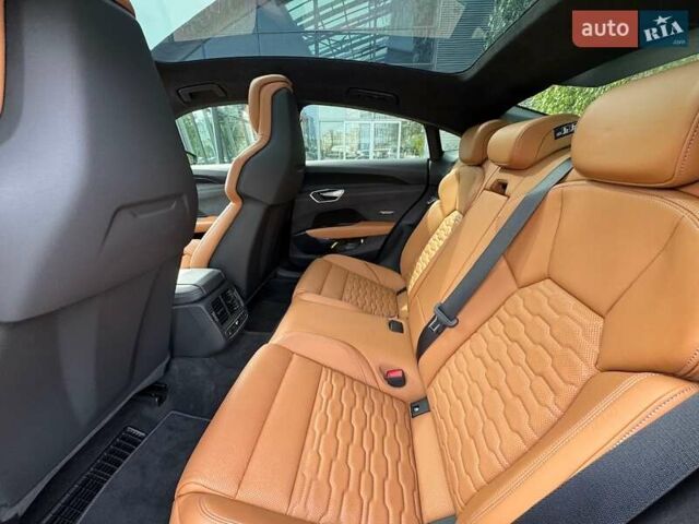 Черный Ауди RS e-tron GT, объемом двигателя 0 л и пробегом 48 тыс. км за 78000 $, фото 68 на Automoto.ua