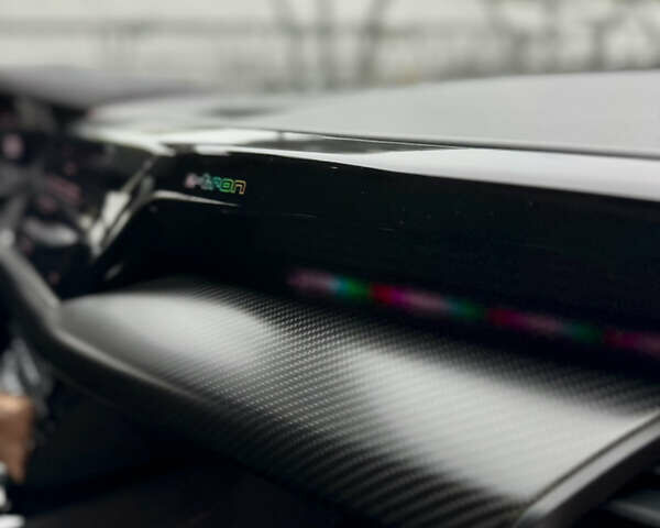 Чорний Ауді RS e-tron GT, об'ємом двигуна 0 л та пробігом 59 тис. км за 84000 $, фото 29 на Automoto.ua