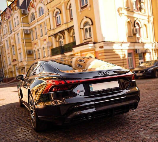 Чорний Ауді RS e-tron GT, об'ємом двигуна 0 л та пробігом 49 тис. км за 75000 $, фото 2 на Automoto.ua