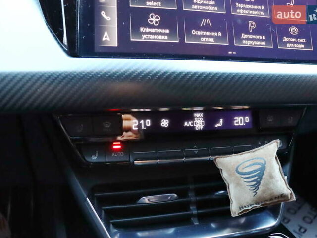Черный Ауди RS e-tron GT, объемом двигателя 0 л и пробегом 61 тыс. км за 67400 $, фото 30 на Automoto.ua