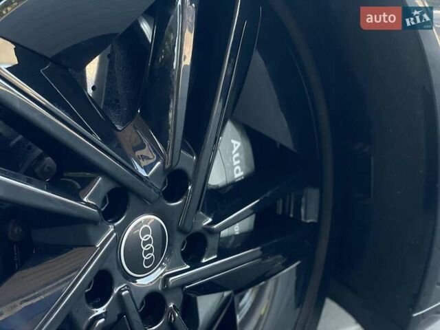 Черный Ауди RS e-tron GT, объемом двигателя 0 л и пробегом 40 тыс. км за 84999 $, фото 10 на Automoto.ua